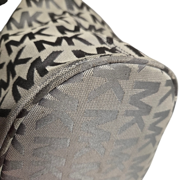 Michael Kors Jet Set Travel Signature Monogram Tote Silver Design - Picture 2 of 5